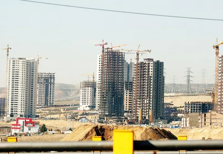 وزارت راه عامل افزایش نامتعارف بهای مسکن؛ قفل بازار با عرضه زمین باز میشود