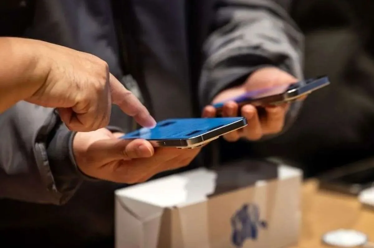 عدم موضع‌گیری گمرک در ماجرای قاچاق موبایل لوکس