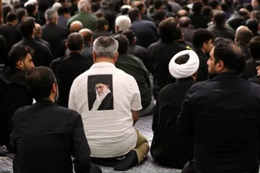 چرا رهبرانقلاب در مراسم عزاداری حسینیه امام خمینی(ره) حضور نداشتند؟