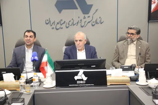 بررسی راهکارهای رفع موانع زنجیره ارزش و کاهش هزینه&zwnj;های حمل&zwnj;ونقل در توسعه دریامحور