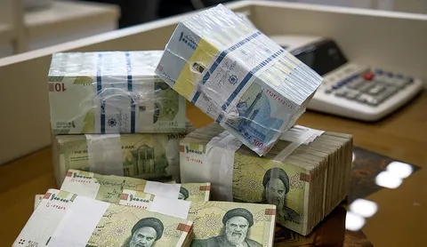 هجوم سرمایه‌های مرزی به ریال ایران/ خرید دو تریلیون ریال در پاکستان