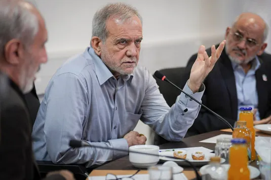 پزشکیان: منافع مدیریت هوشمندانه سوخت باید صرف حمایت از اقشار کم&zwnj;برخوردار شود