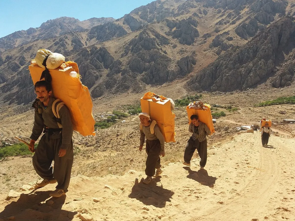 ۱۰ قلم کالا به فهرست کالاهای قابل ورود با رویه کولبری اضافه شد