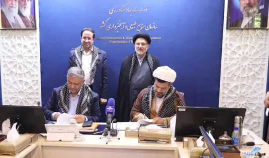 تفاهم&zwnj;نامه همکاری منابع طبیعی و اوقاف برای توسعه زراعت چوب و احیای عرصه&zwnj;های منابع طبیعی امضاء شد