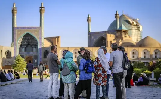 هزینه&zwnj;کرد گردشگران خارجی در ایران ۶۴ درصد کاهش یافت