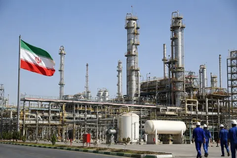 آغاز پرداخت تسهیلات حمایتی حوزه بازسازی زنجیره ارزش صنعت نفت و گاز