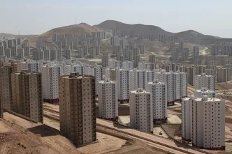 برای تامین زیرساخت‌ نهضت ملی مسکن قانون داریم؛ وزارت راه زمین بفروشد