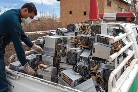 کشف ۲۴ ماینر غیرمجاز در آپارتمانی در سعادت‌آباد تهران