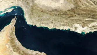 تنگه هرمز عرضه نفت جهان را ۷۷ درصد کاهش داد؛ صادرات به مسیرهای پرهزینه رفت