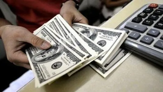 در آخرین روز هفته هم قیمت دلار و طلا افزایش یافت