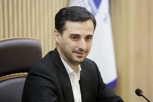 پیام تبریک فرید دهقانی/ تیم فوتبال چادرملو اردکان صدرنشین شد