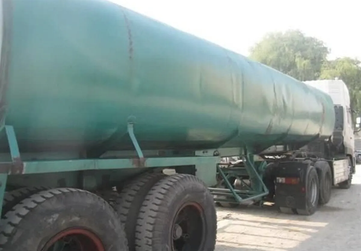 آغاز بررسی‌ گزارش قاچاق سوخت در مرزهای غربی با تانگرهای خالی