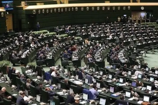 پیامک حقوق نمایندگان مجلس جنجال&zwnj;ساز شد