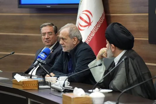 رئیس جمهور: برای نوسازی ناوگان حمل&zwnj;ونقل واردات خودرو آزاد شود