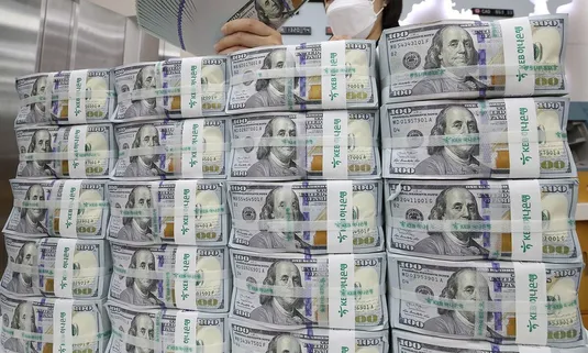 جزئیات بلوکه&zwnj;شدن طلا و ارز ۷ کشور توسط غربی&zwnj;ها  در ۴۶ سال اخیر