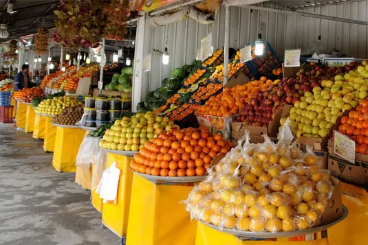 &nbsp;گرما، دلالی و سوءمدیریت میوه را دست&zwnj;نیافتنی کرد