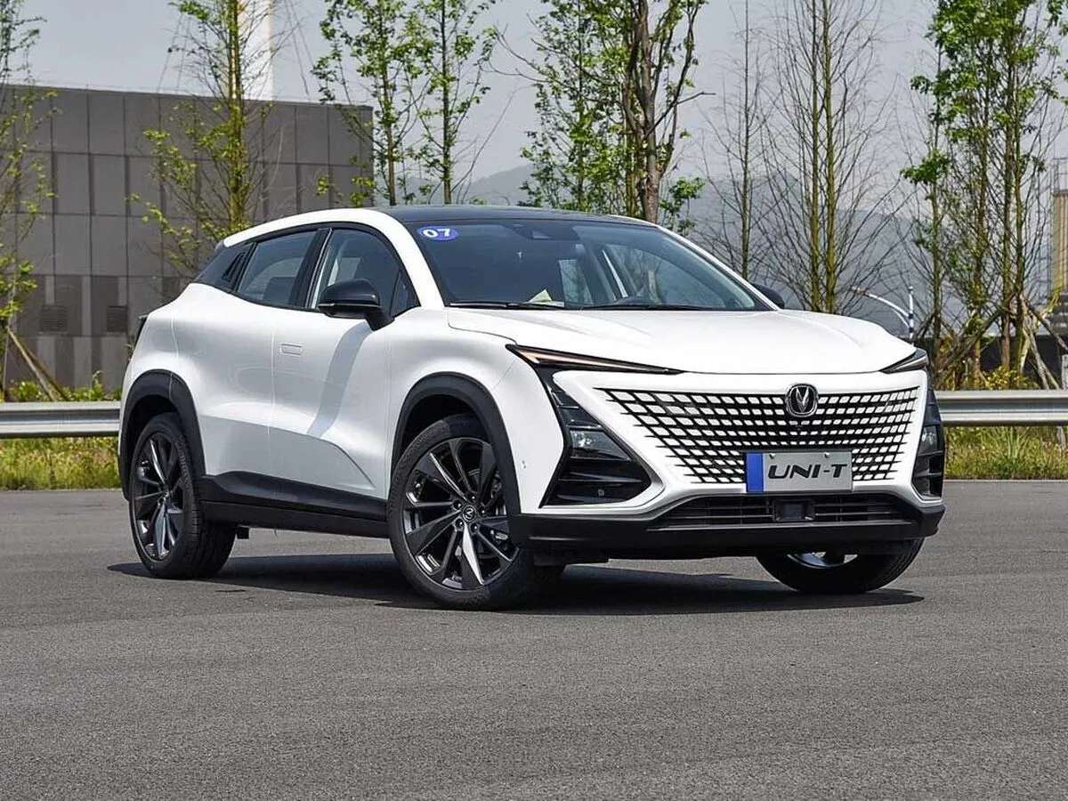 اجرای تعرفه ۱۰۰ درصدی خودروهای وارداتی فعلا ممکن نیست