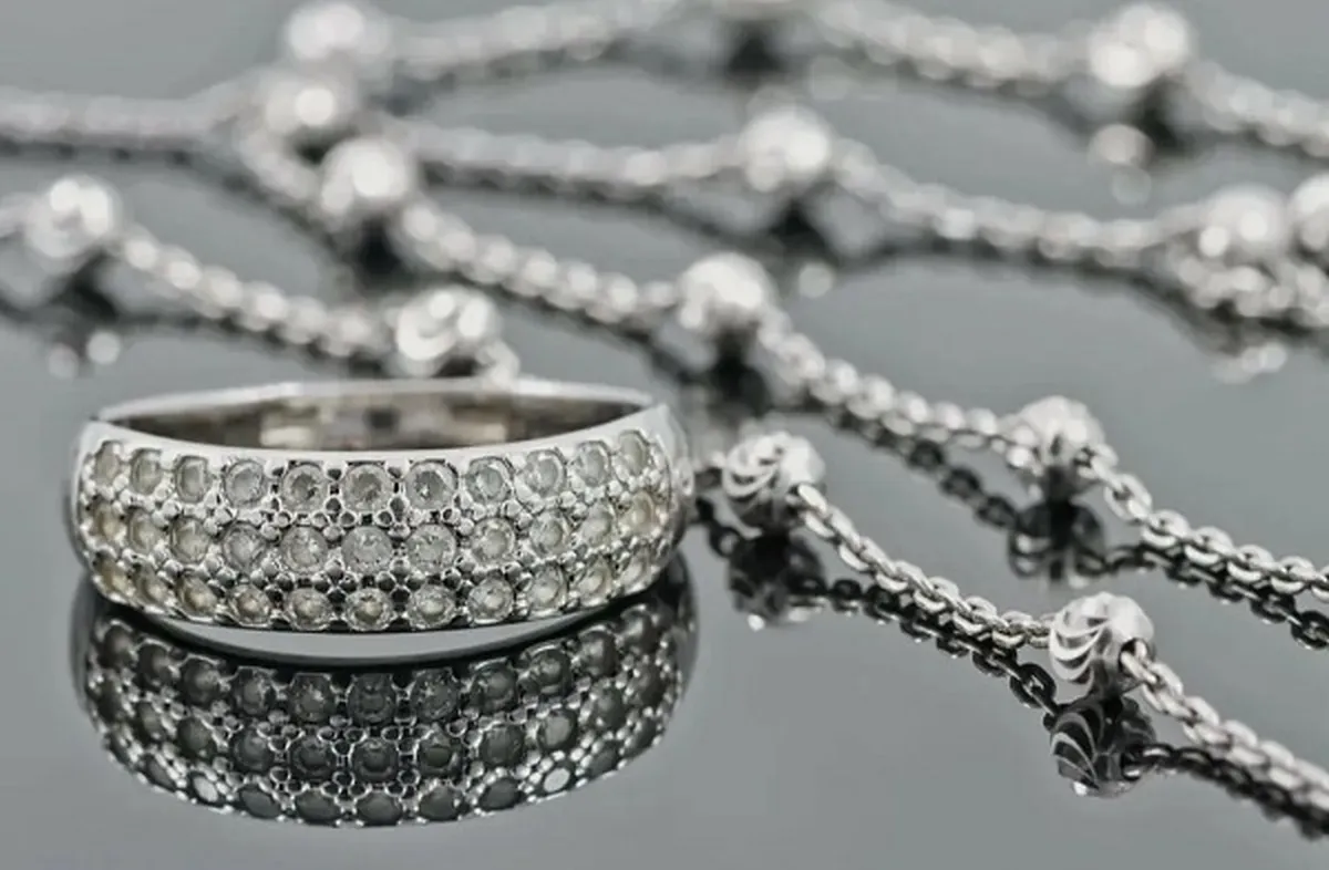 معامله ۱۰۵ کیلوگرم شمش نقره در بورس کالا