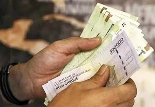 مجلس افزایش حقوق ۲ بار در سال را قانونی کند