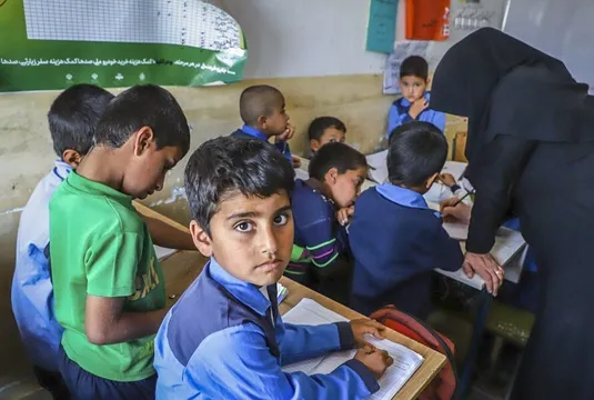 مصوبه ۳۰ ساعته شدن ساعت تدریس معلمان در مدارس غیردولتی اجرایی شود