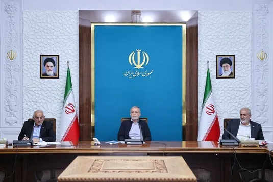 پزشکیان: پروژه&zwnj;های تولید برق به هیچ وجه معطل نماند