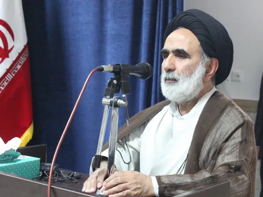 نماینده رهبری: جوانان امروز بیش از هر زمان دیگری از رهبری تبعیت می کنند