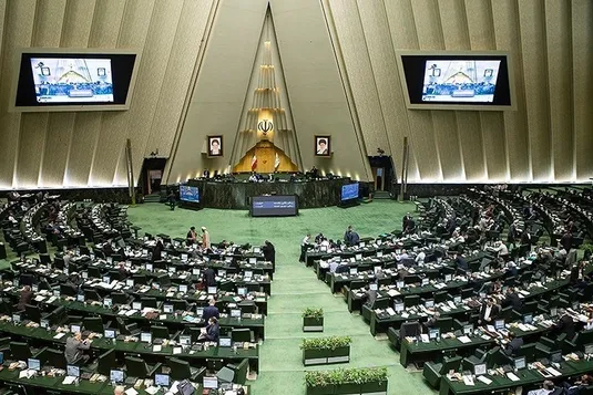انتخاب افراد غیرمتخصص در تخصصی ترین بازار ایران