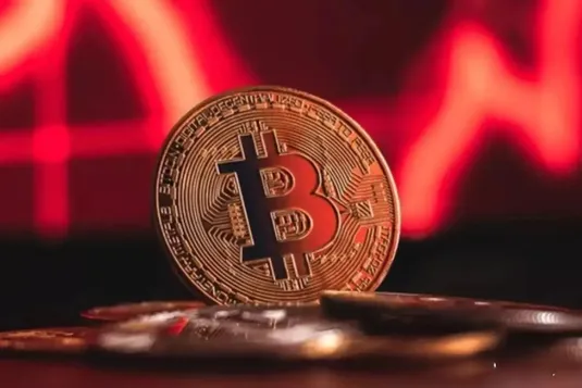 فشار فروش شدید در بازار کریپتو؛ بیت&zwnj;کوین تا ۶۶ هزار دلار سقوط کرد