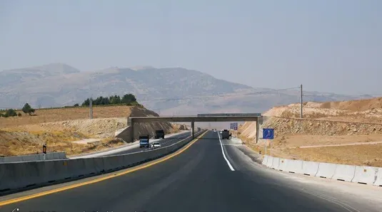 روکش آسفالت ۷۹۰۰ کیلومتر از محور&zwnj;های فرعی و روستایی کشور