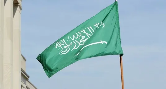 عربستان سعودی حمله به فرودگاه ریاض را تأیید کرد