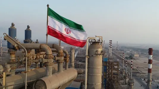 تولید نفت ایران ۲۰۰ هزار بشکه افزایش یافت
