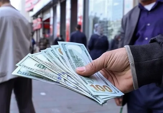 افزایش نرخ ارز سیاسی و هیجانی است