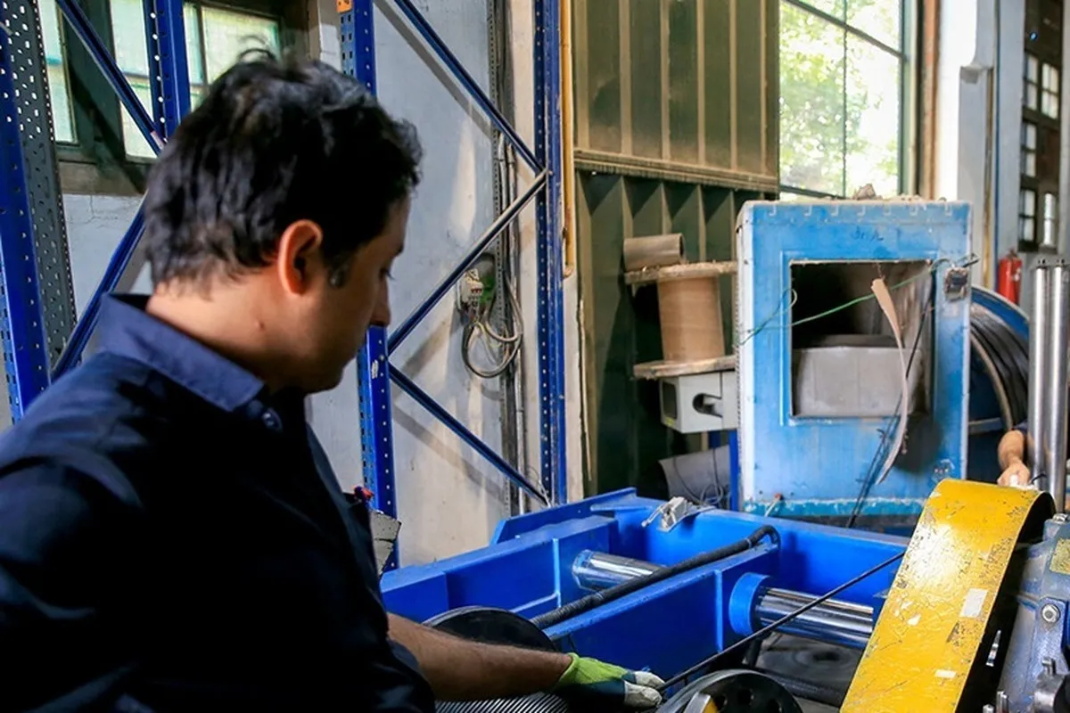 قطع برق صنایع به یک روز در هفته کاهش یافت