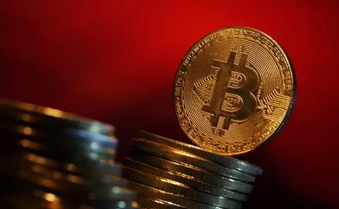 بیت‌کوین سقوط کرد / قیمت ۱۰ ارز دیجیتال برتر جهان