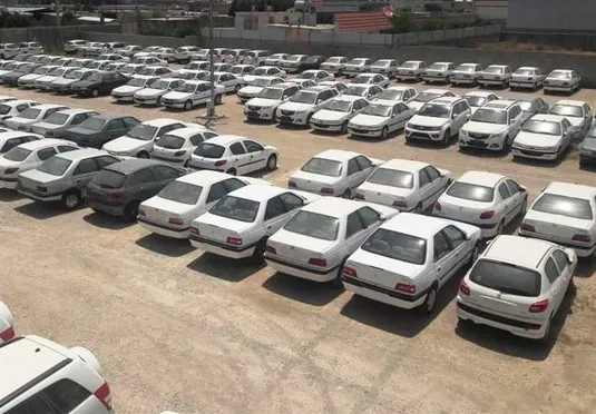 احتکار ۷۰۰ هزار خودرو در پارکینگ خانه&zwnj;ها